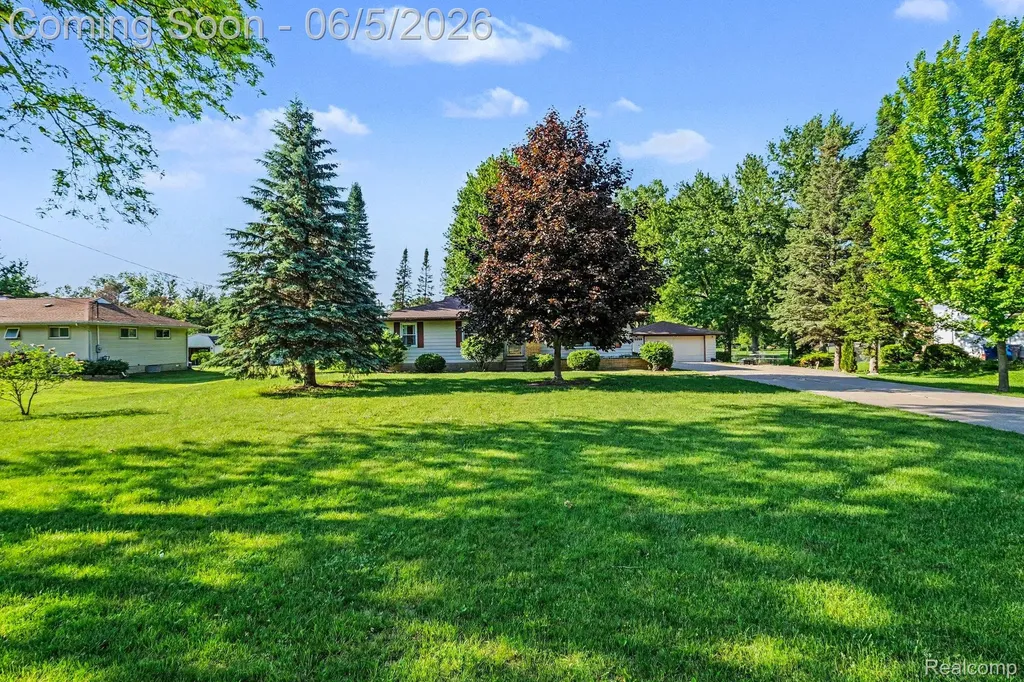 1198 W Rowland Street Mundy Township MI 48507
