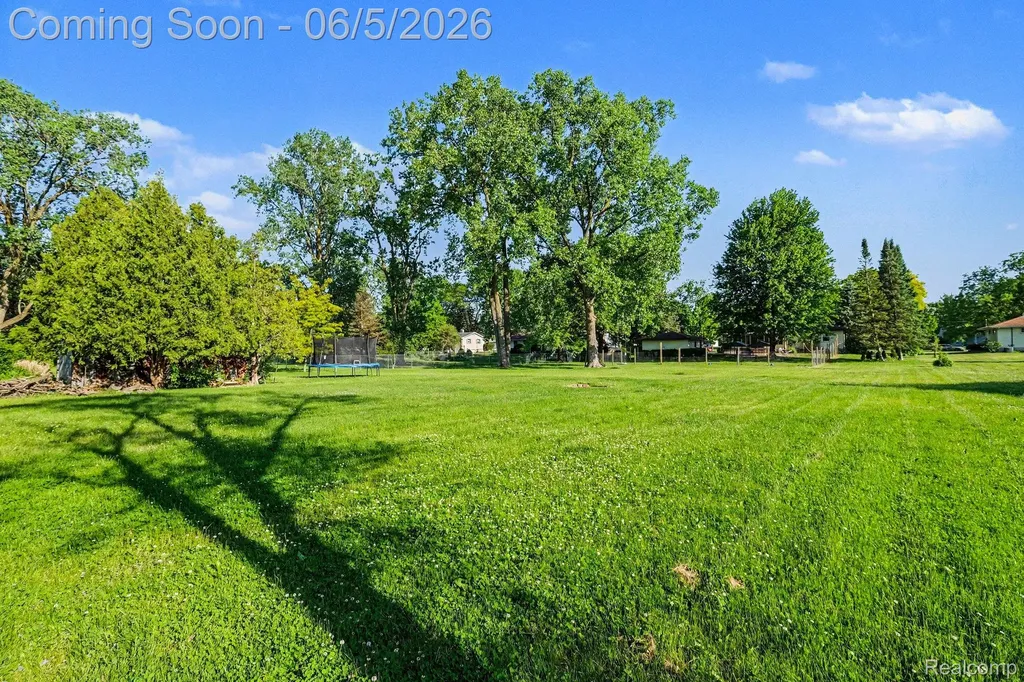 1198 W Rowland Street Mundy Township MI 48507