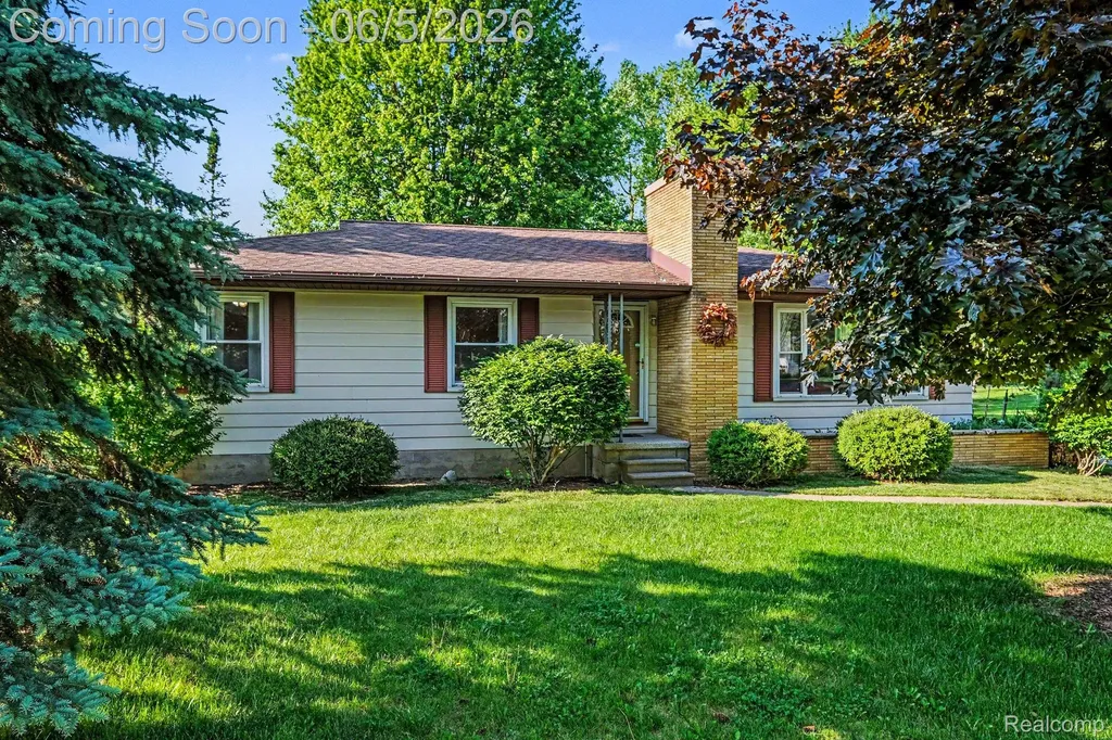 1198 W Rowland Street Mundy Township MI 48507