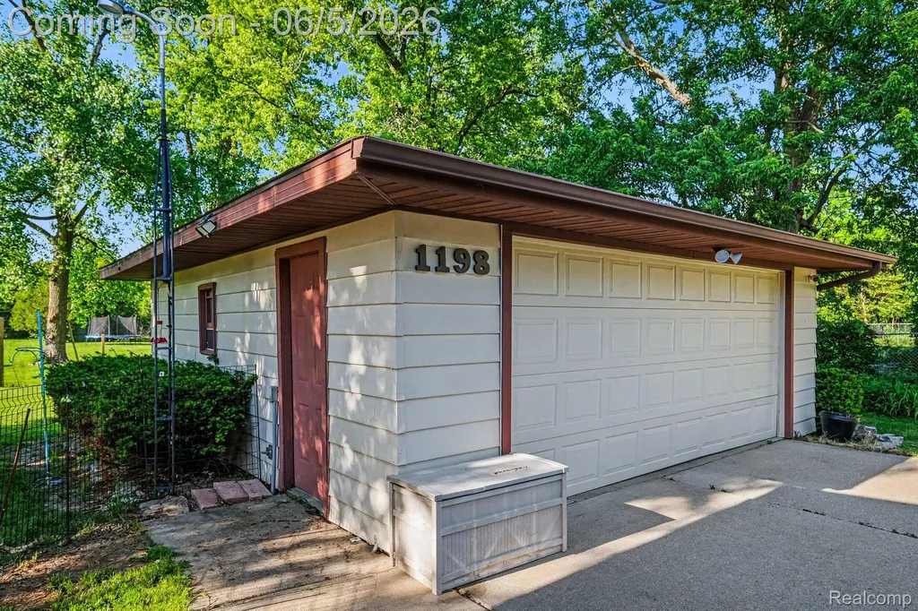 1198 W Rowland Street Mundy Township MI 48507