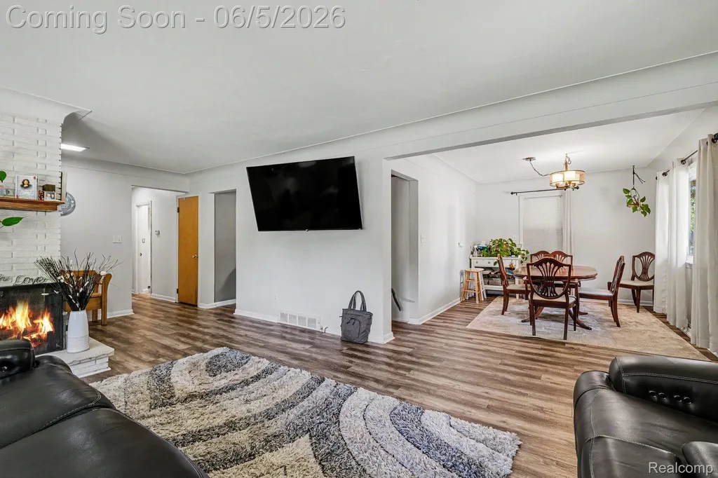 1198 W Rowland Street Mundy Township MI 48507