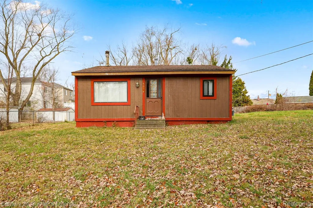 5094 Coshocton Drive Waterford Charter Township MI 48327