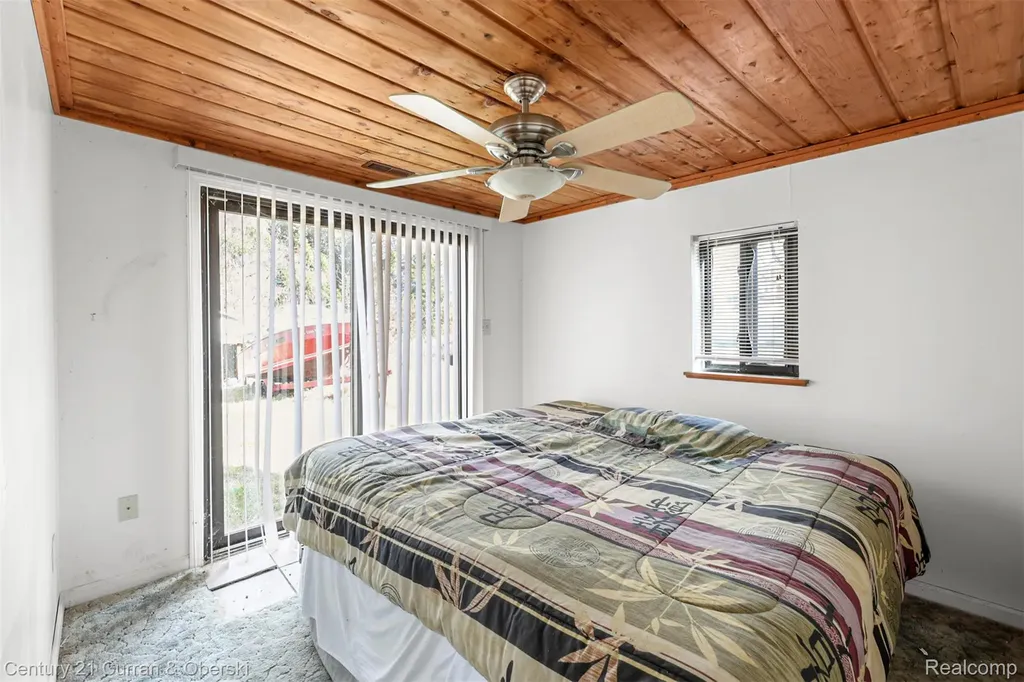 5094 Coshocton Drive Waterford Charter Township MI 48327