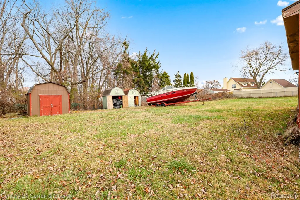 5094 Coshocton Drive Waterford Charter Township MI 48327