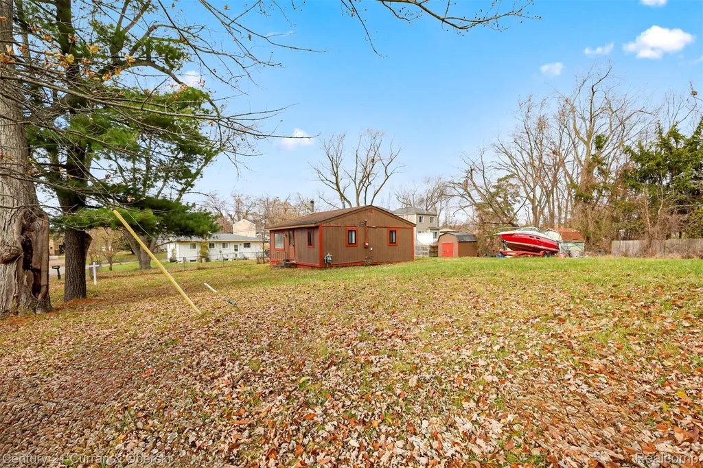 5094 Coshocton Drive Waterford Charter Township MI 48327