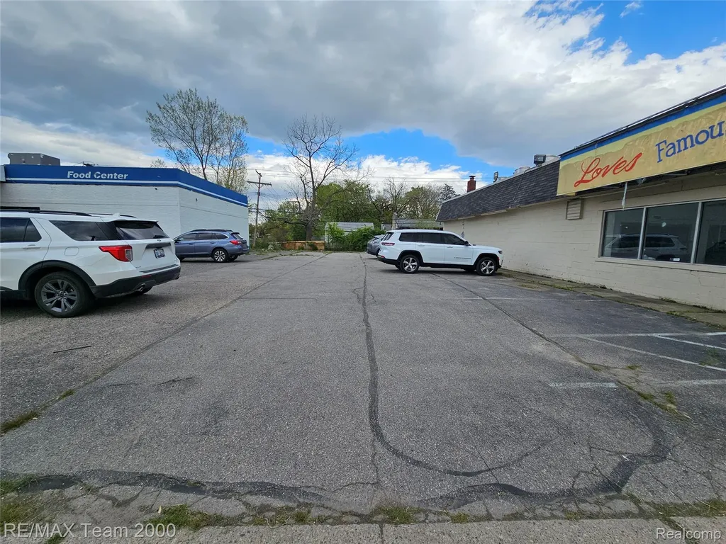 1055 Inkster Road Inkster City MI 48141