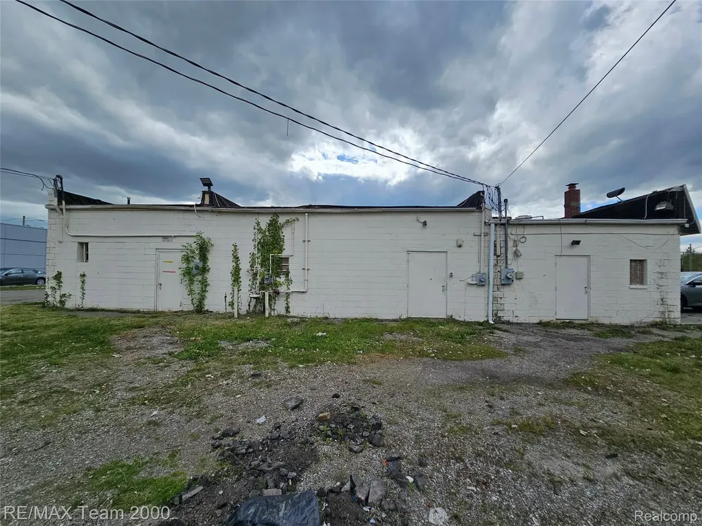 1055 Inkster Road Inkster City MI 48141