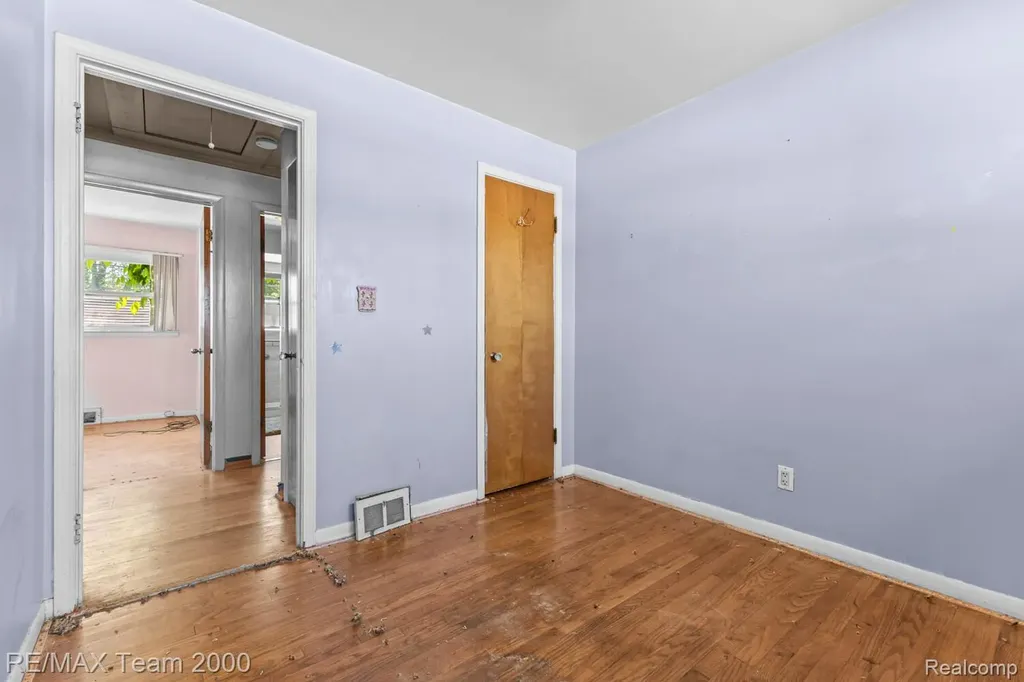 25394 Normandy Street Roseville City MI 48066