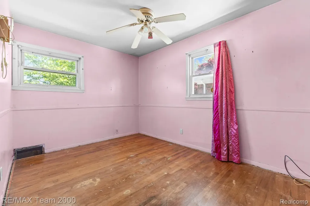 25394 Normandy Street Roseville City MI 48066
