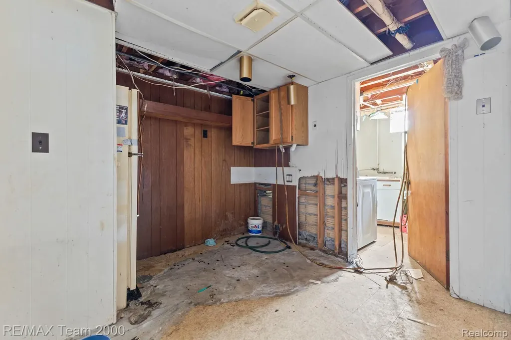 25394 Normandy Street Roseville City MI 48066