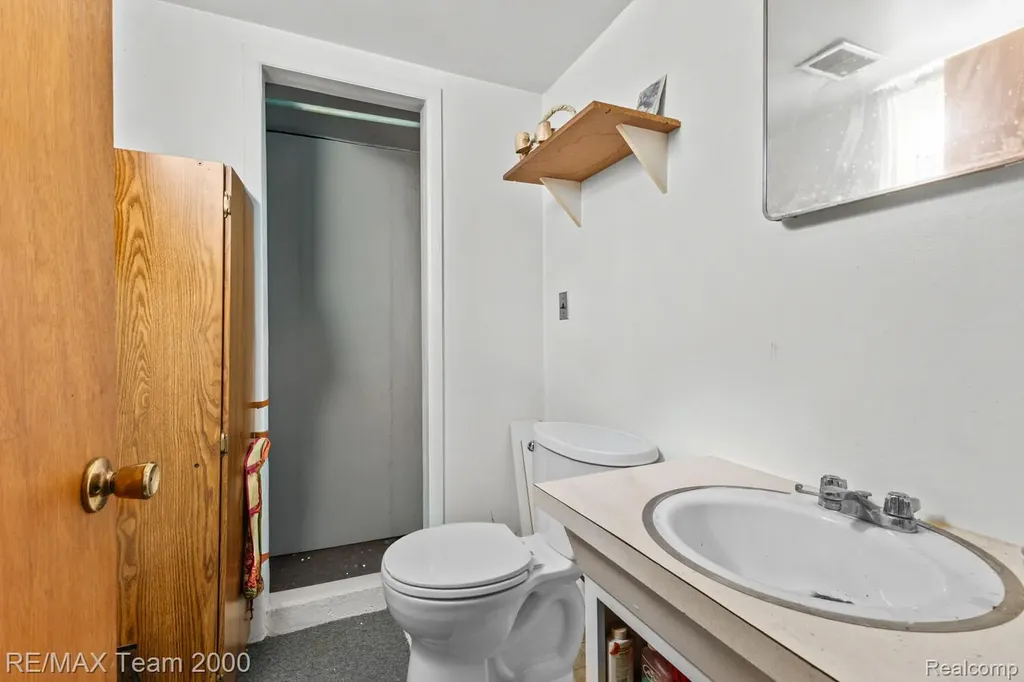 25394 Normandy Street Roseville City MI 48066