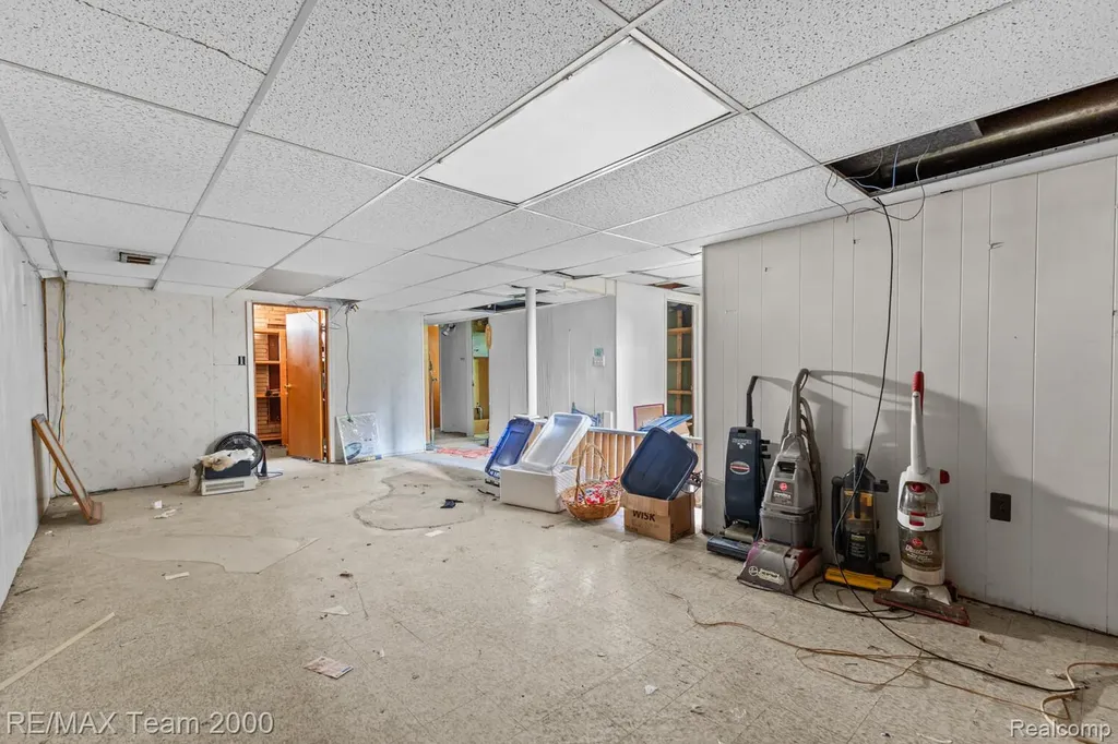 25394 Normandy Street Roseville City MI 48066