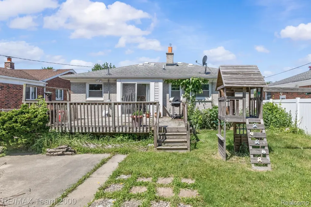 25394 Normandy Street Roseville City MI 48066