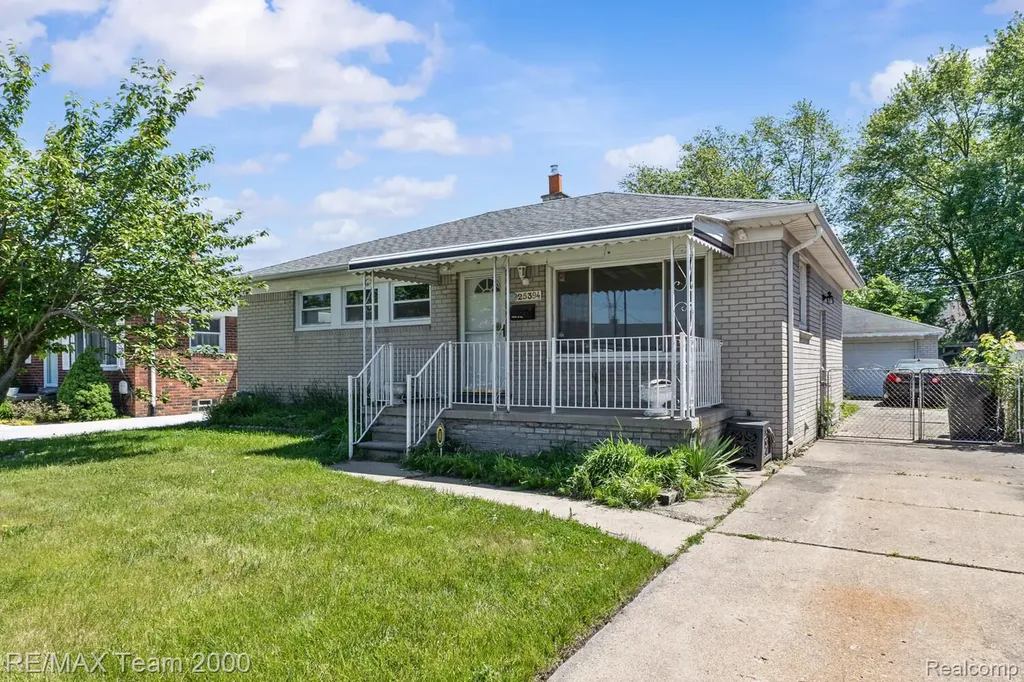 25394 Normandy Street Roseville City MI 48066