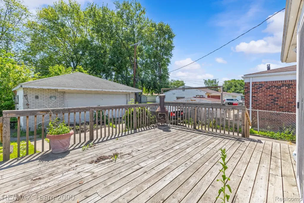 25394 Normandy Street Roseville City MI 48066