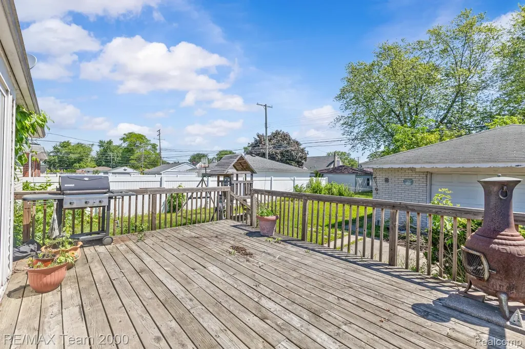 25394 Normandy Street Roseville City MI 48066