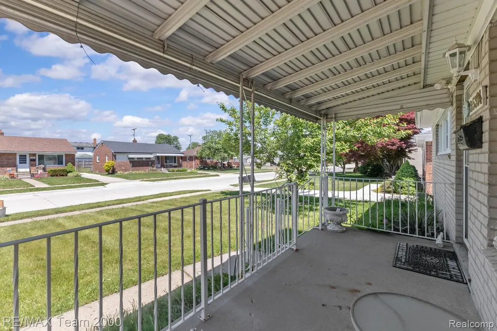 25394 Normandy Street Roseville City MI 48066
