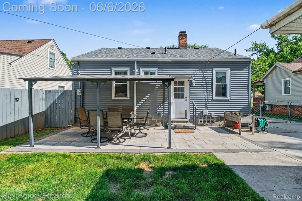 1022 Whitcomb Avenue Royal Oak City MI 48073