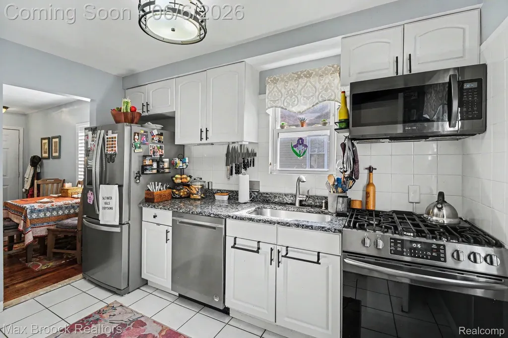 1022 Whitcomb Avenue Royal Oak City MI 48073