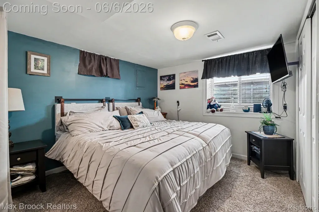 1022 Whitcomb Avenue Royal Oak City MI 48073
