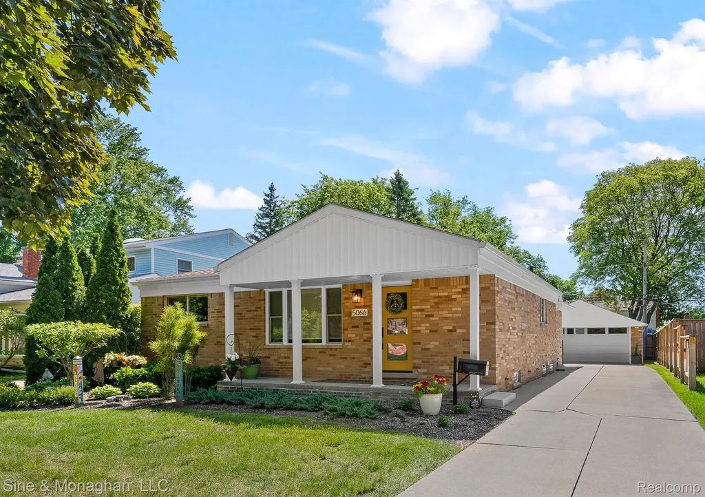 5066 Elmhurst Avenue Royal Oak City MI 48073