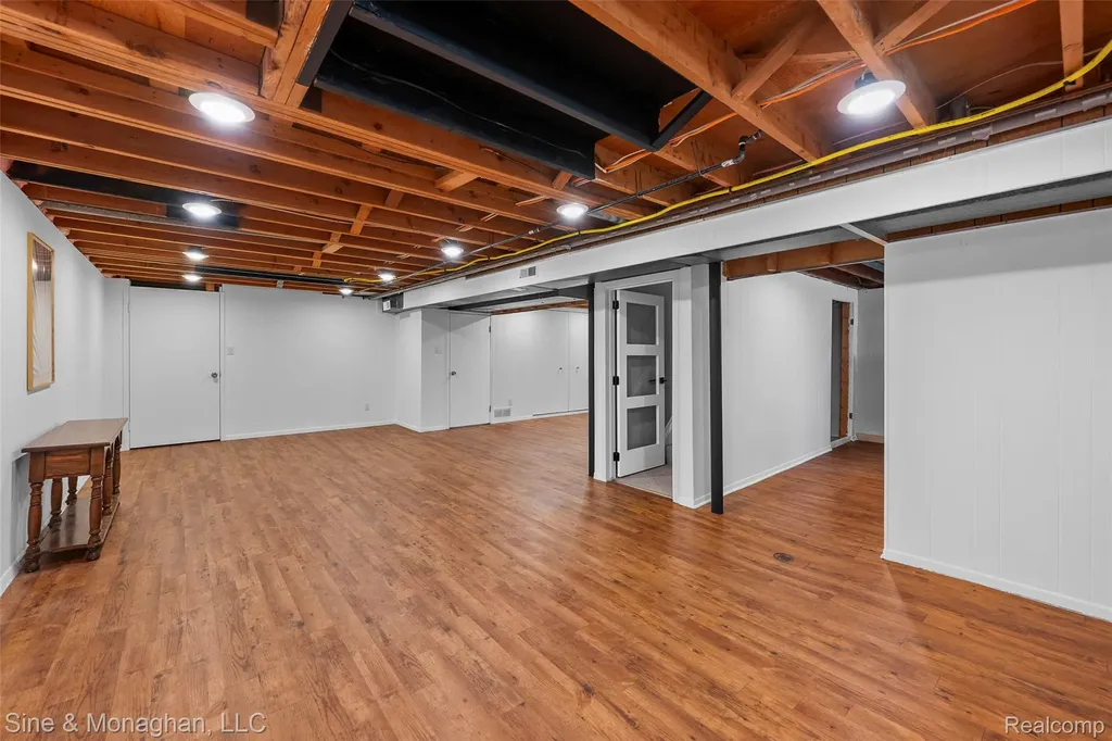 5066 Elmhurst Avenue Royal Oak City MI 48073