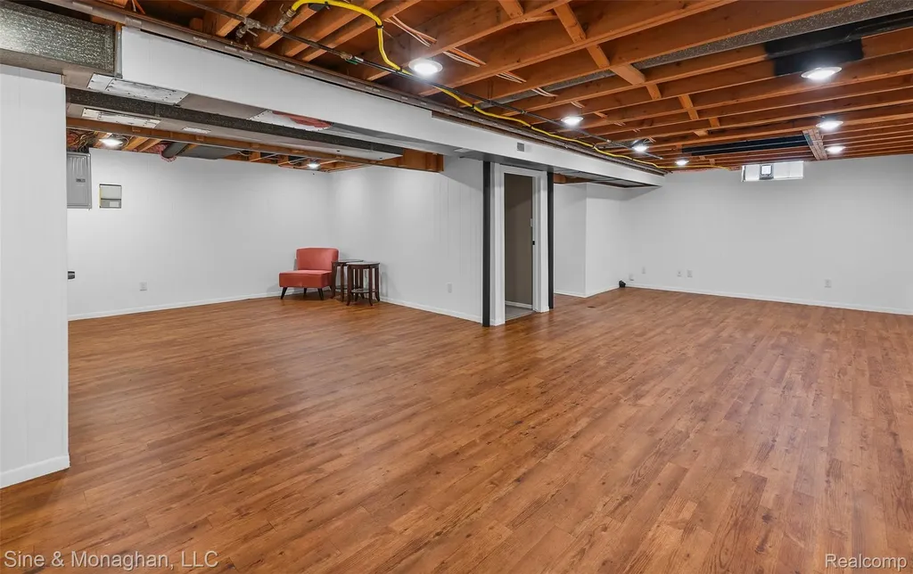 5066 Elmhurst Avenue Royal Oak City MI 48073