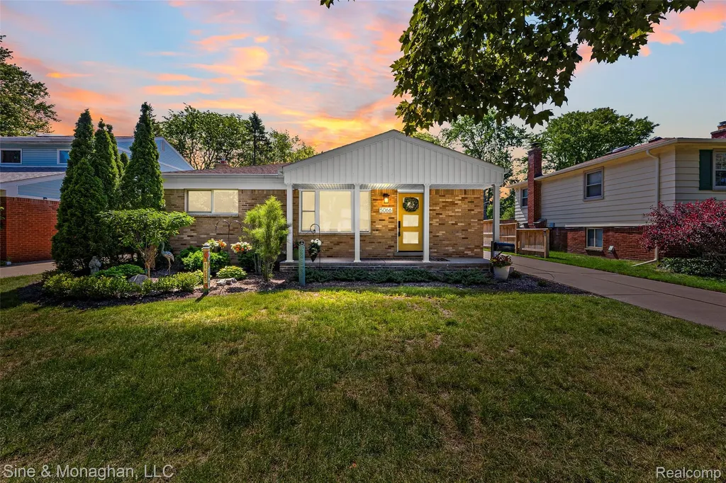 5066 Elmhurst Avenue Royal Oak City MI 48073