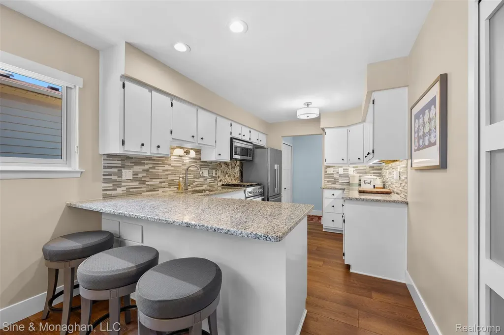 5066 Elmhurst Avenue Royal Oak City MI 48073