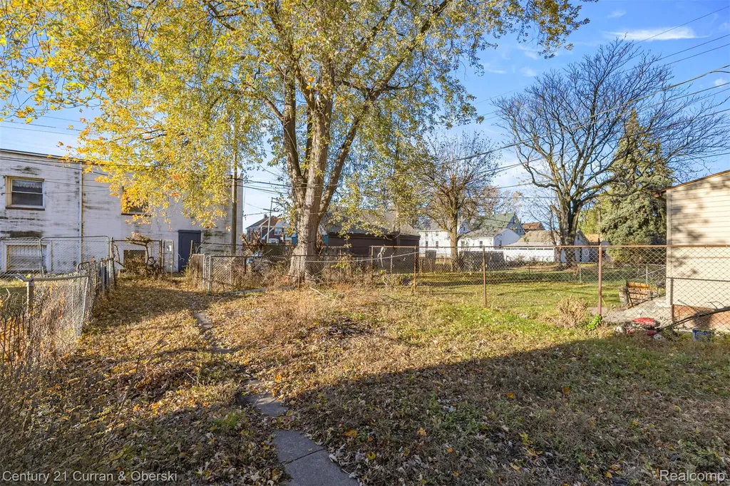 62 E Cicotte Street River Rouge City MI 48218