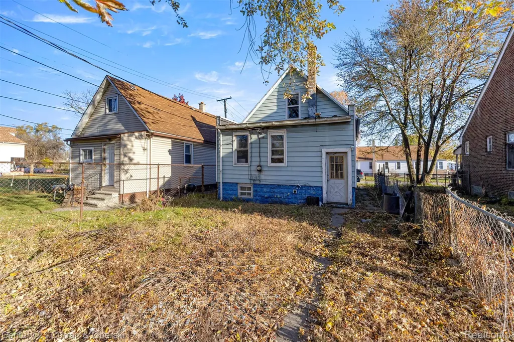62 E Cicotte Street River Rouge City MI 48218