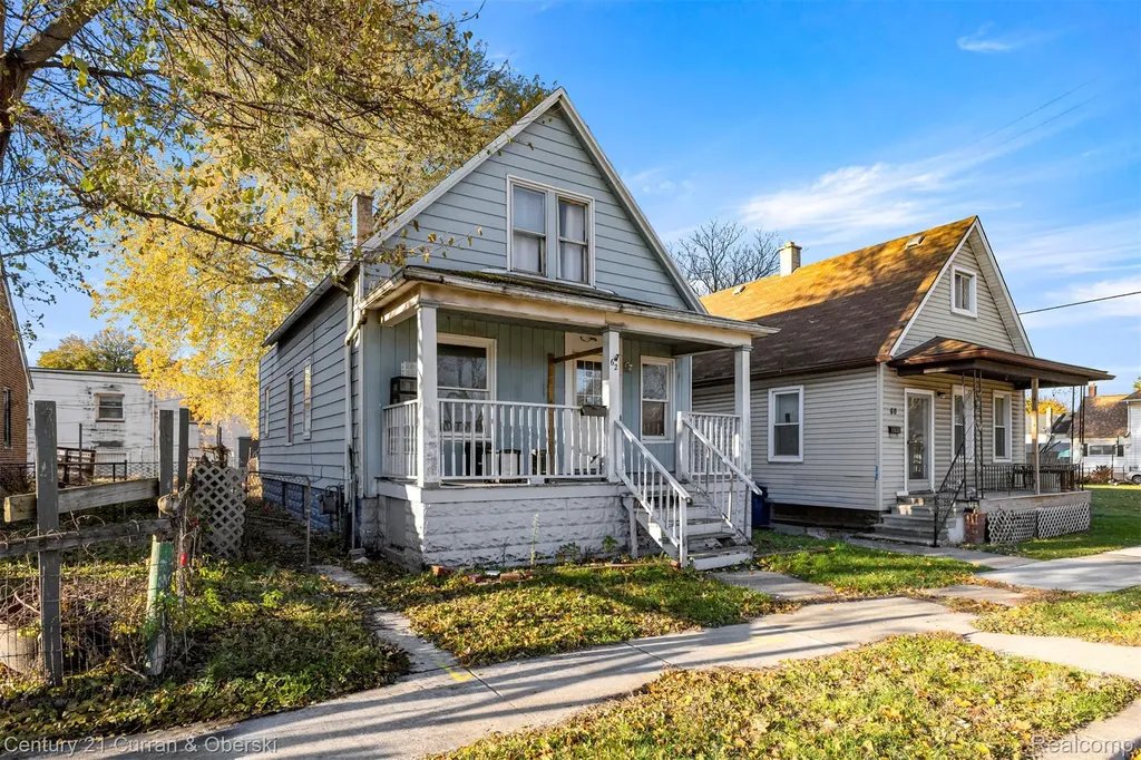 62 E Cicotte Street River Rouge City MI 48218
