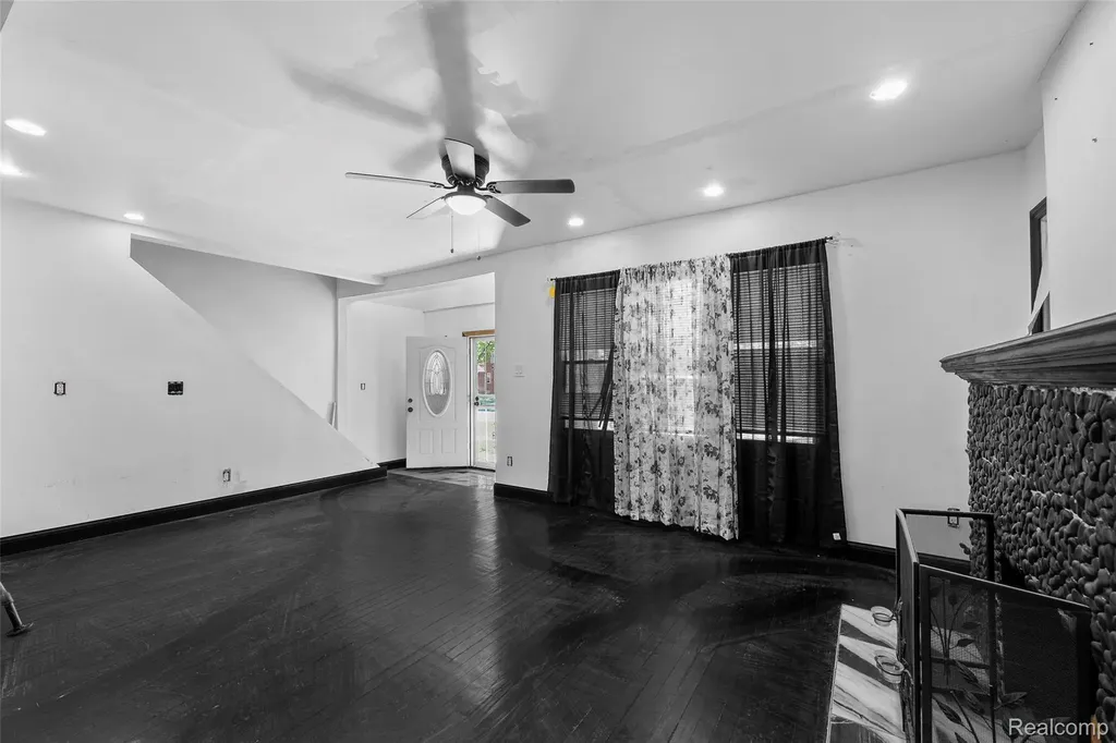 12110 Asbury Park Detroit City MI 48227