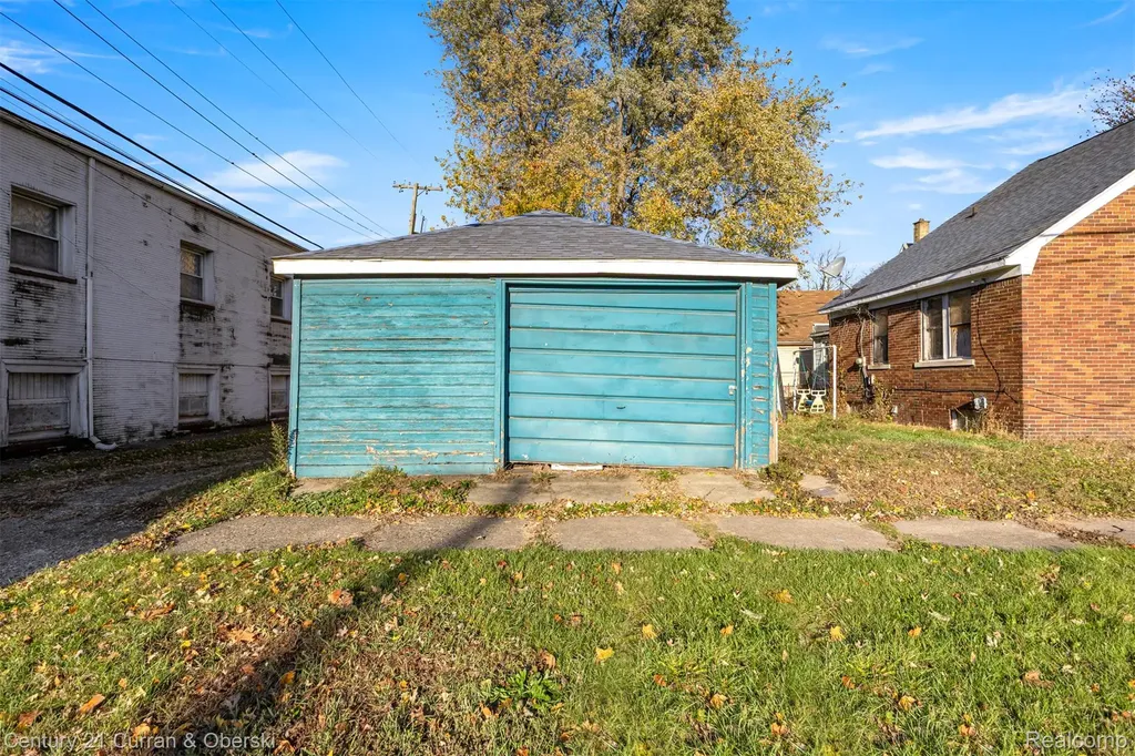64 E Cicotte Street River Rouge City MI 48218