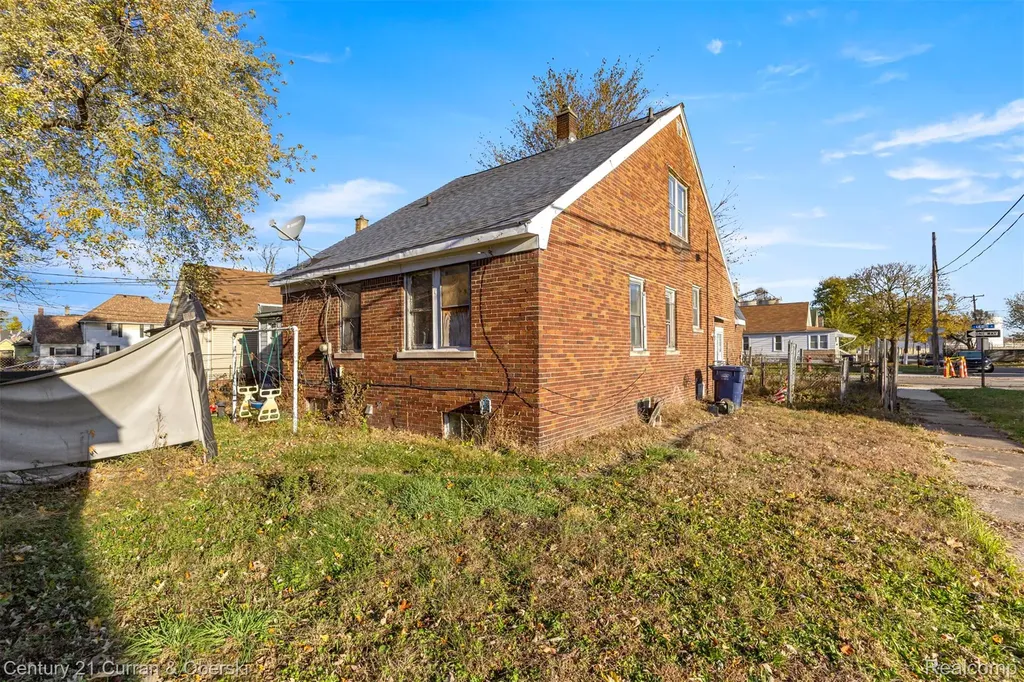 64 E Cicotte Street River Rouge City MI 48218