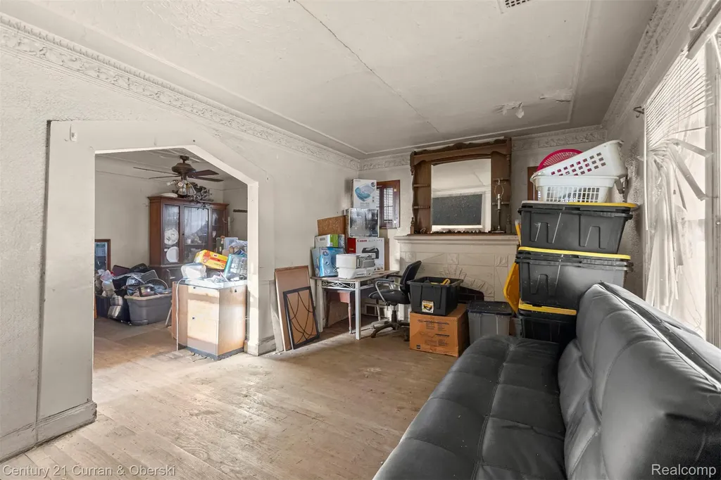 64 E Cicotte Street River Rouge City MI 48218