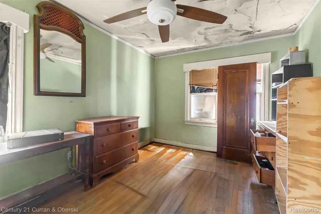 64 E Cicotte Street River Rouge City MI 48218