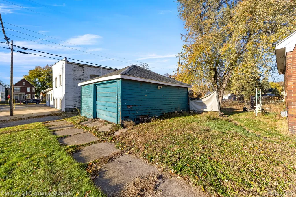 64 E Cicotte Street River Rouge City MI 48218