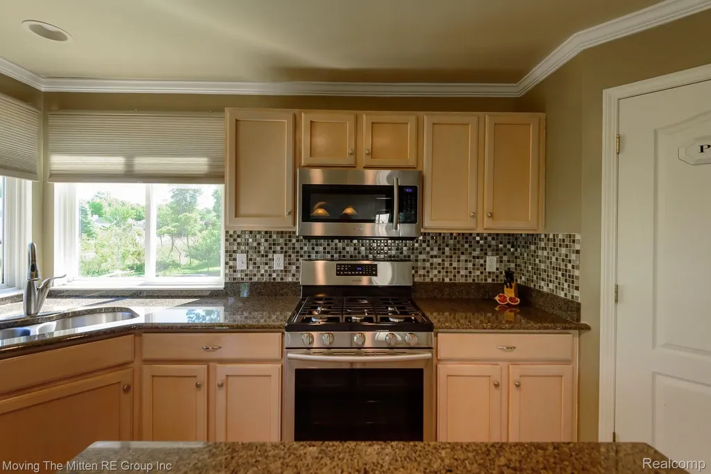 42996 Pond Bluff Drive Van Buren Charter Township MI 48111