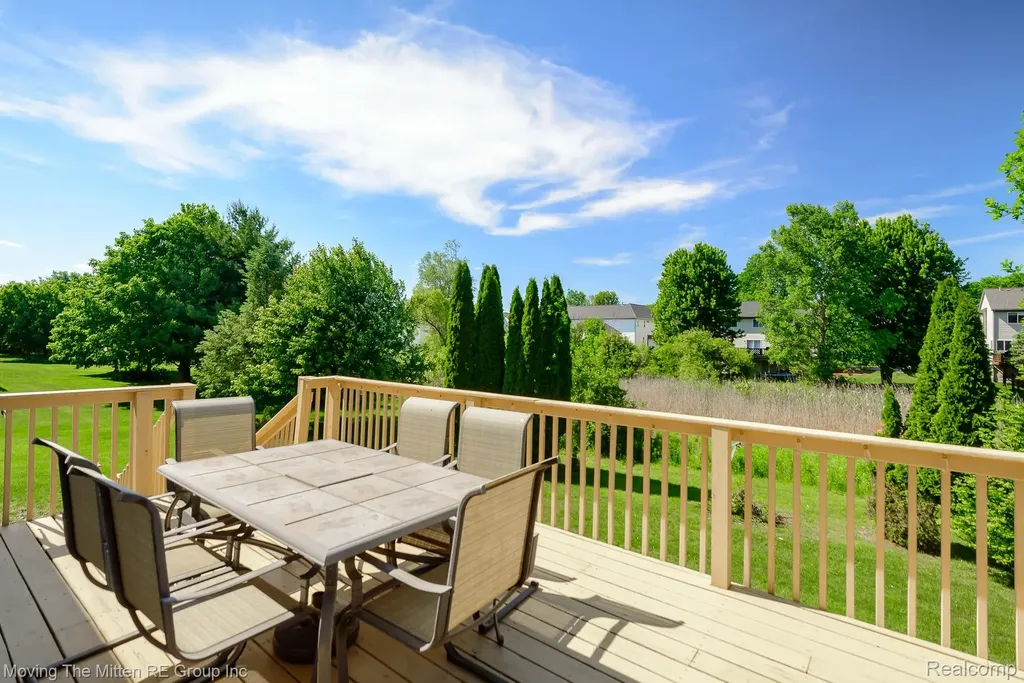 42996 Pond Bluff Drive Van Buren Charter Township MI 48111
