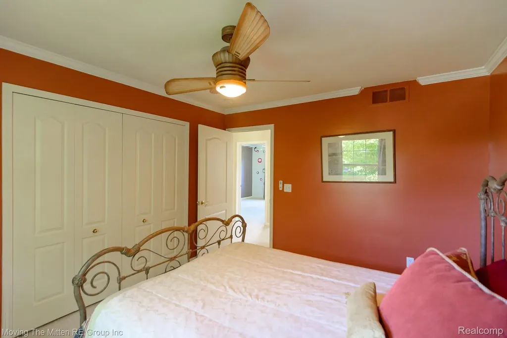 42996 Pond Bluff Drive Van Buren Charter Township MI 48111