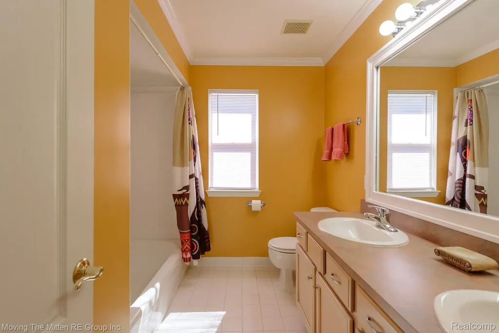 42996 Pond Bluff Drive Van Buren Charter Township MI 48111