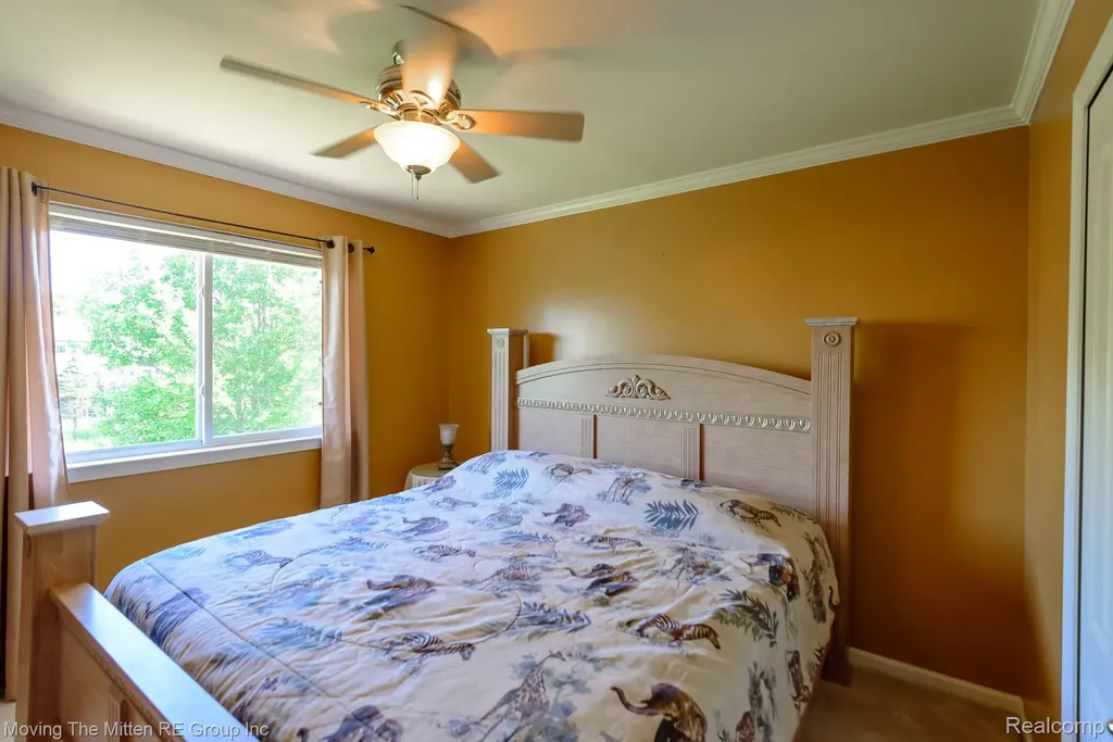 42996 Pond Bluff Drive Van Buren Charter Township MI 48111