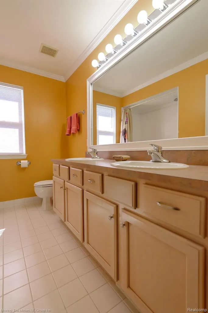 42996 Pond Bluff Drive Van Buren Charter Township MI 48111