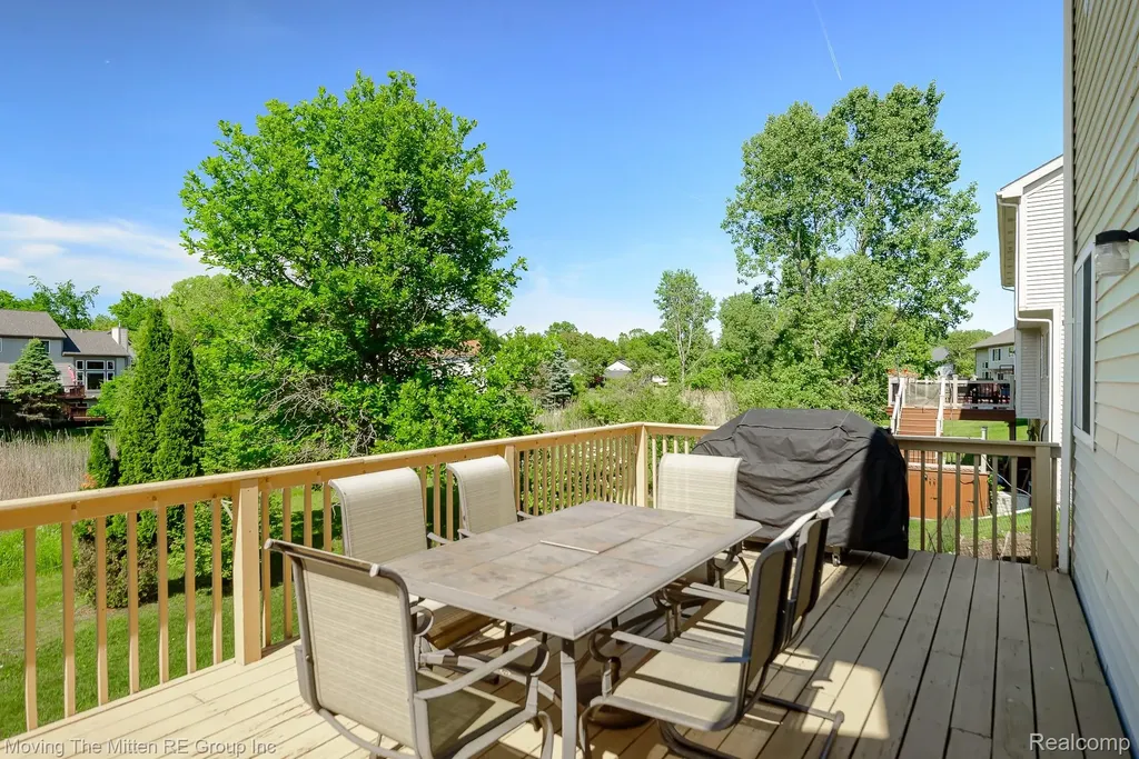 42996 Pond Bluff Drive Van Buren Charter Township MI 48111
