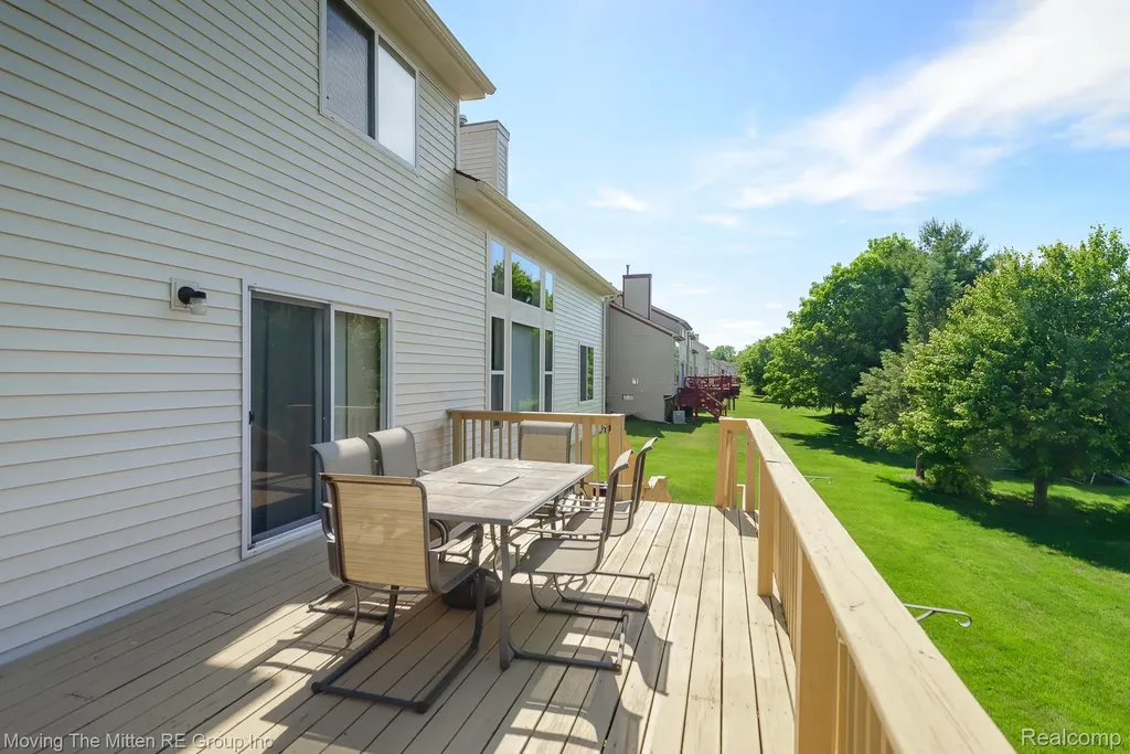 42996 Pond Bluff Drive Van Buren Charter Township MI 48111