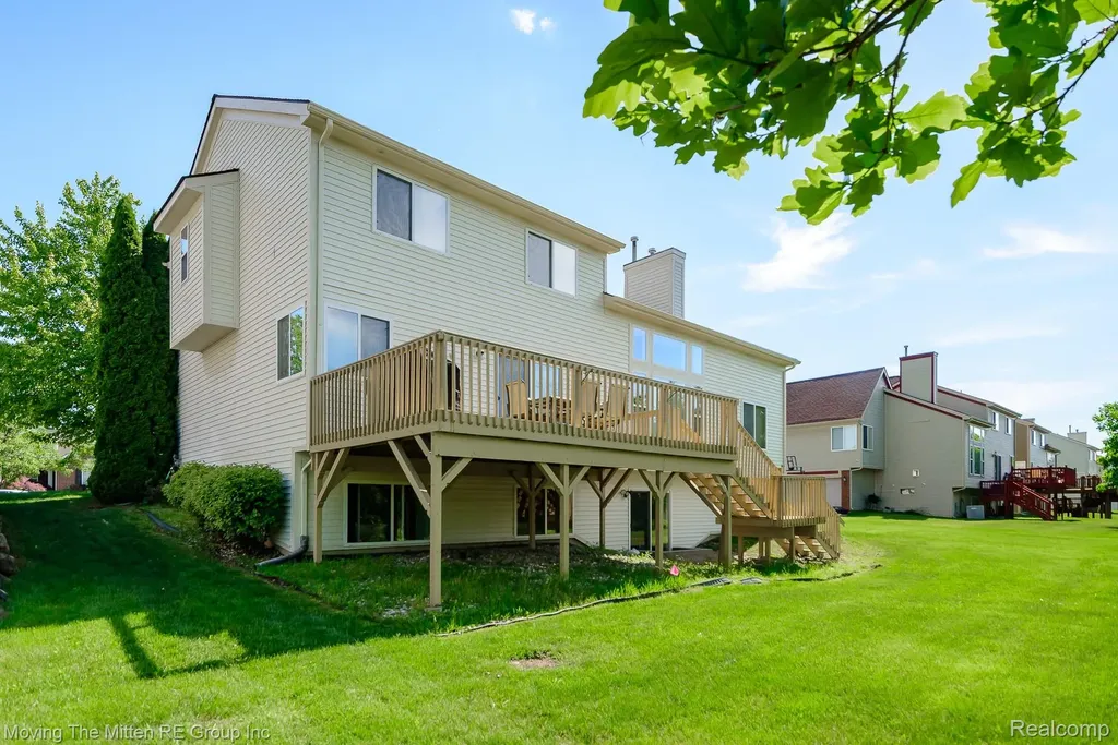 42996 Pond Bluff Drive Van Buren Charter Township MI 48111