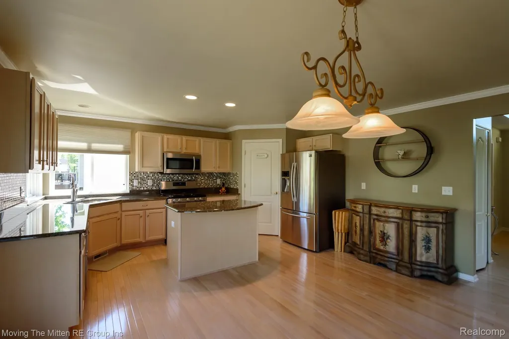 42996 Pond Bluff Drive Van Buren Charter Township MI 48111