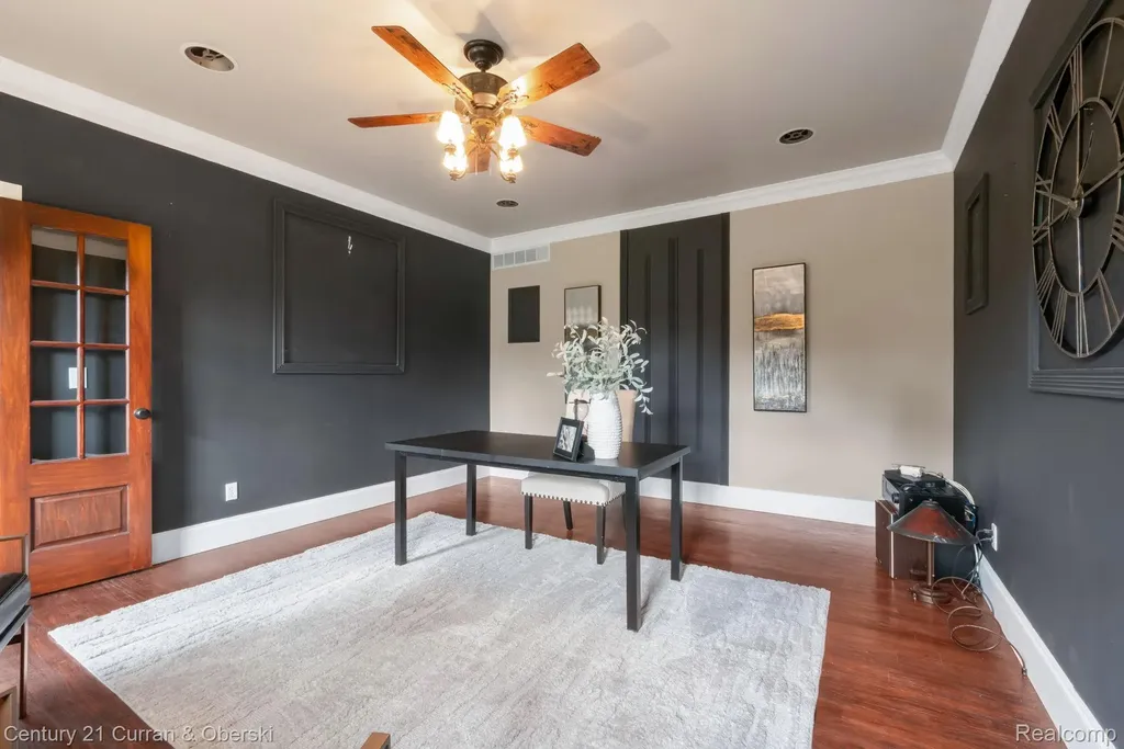 20806 Deerfield Farmington Hills City MI 48335