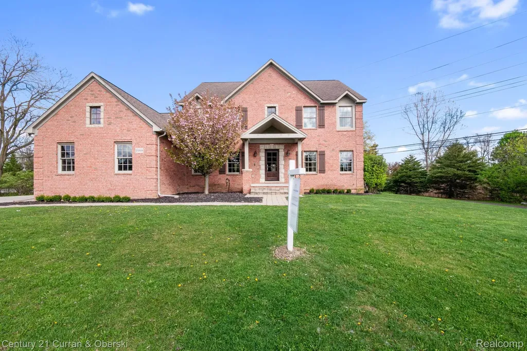 20806 Deerfield Farmington Hills City MI 48335